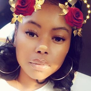 Meet your Posher, Tia